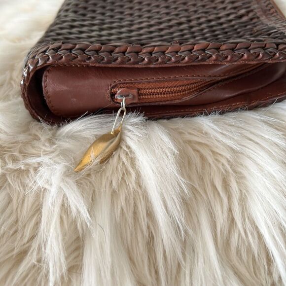 DE VECCHI BY HAMILTON HODGE ITALY LEATHER WOVEN CLUTCH - Picture 3 of 8